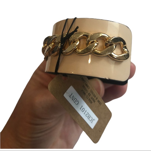 Bee🐝 Dazzling Goldtone Chain &Beige Cuff Bracelet - Picture 7 of 13